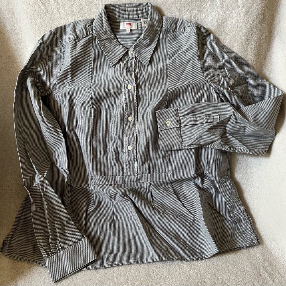 Levi’s Striped Long Sleeve